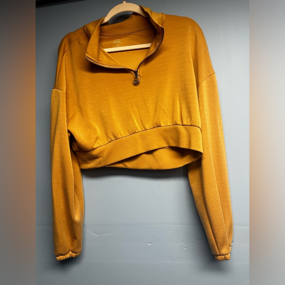 Gilly Hicks quarter zip t shirt